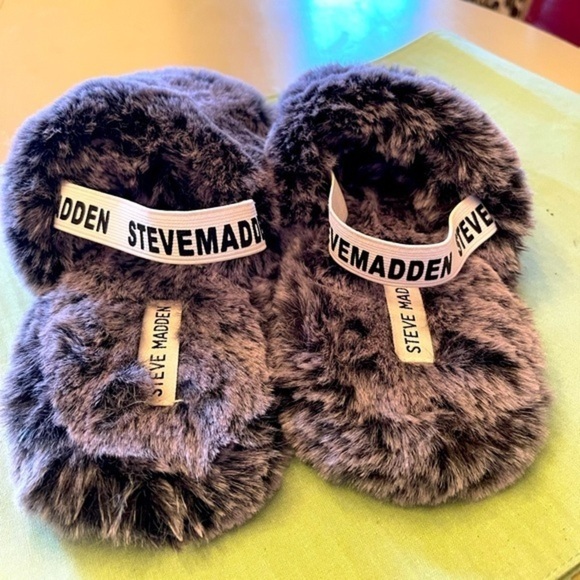 Steve Madden|Steve Madden Pouf Slippers|Womens Small|EUC - Two tone Gray - Picture 2 of 5